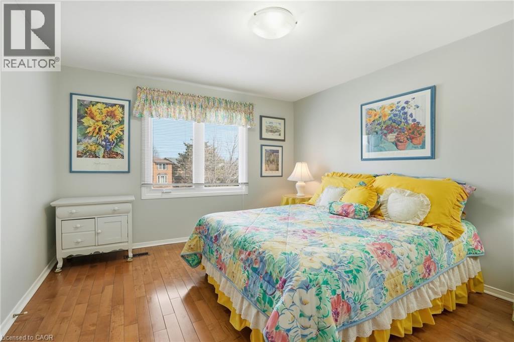 3192 Colebrook Court, Mississauga, ON - Indoor Photo Showing Bedroom