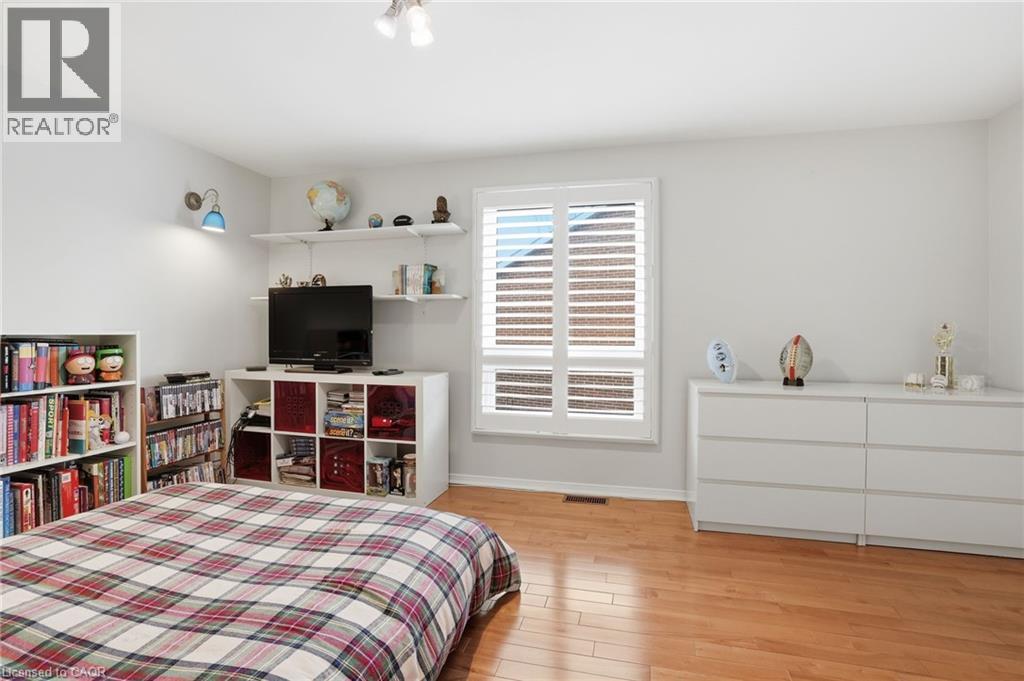 3192 Colebrook Court, Mississauga, ON - Indoor Photo Showing Bedroom