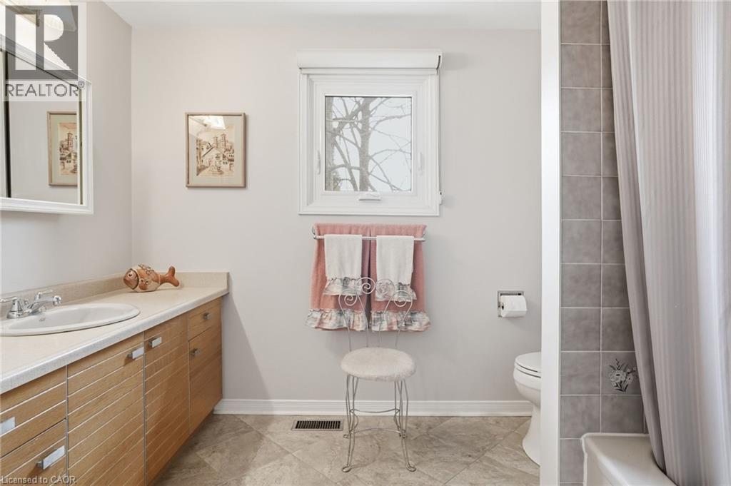 3192 Colebrook Court, Mississauga, ON - Indoor Photo Showing Bathroom