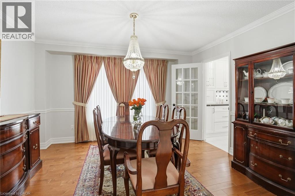 3192 Colebrook Court, Mississauga, ON - Indoor Photo Showing Dining Room