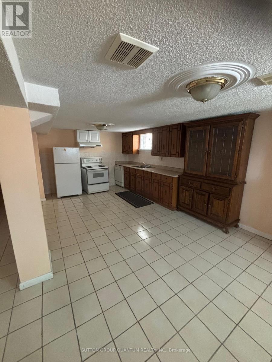 61 Forest Avenue, Mississauga, ON - Indoor