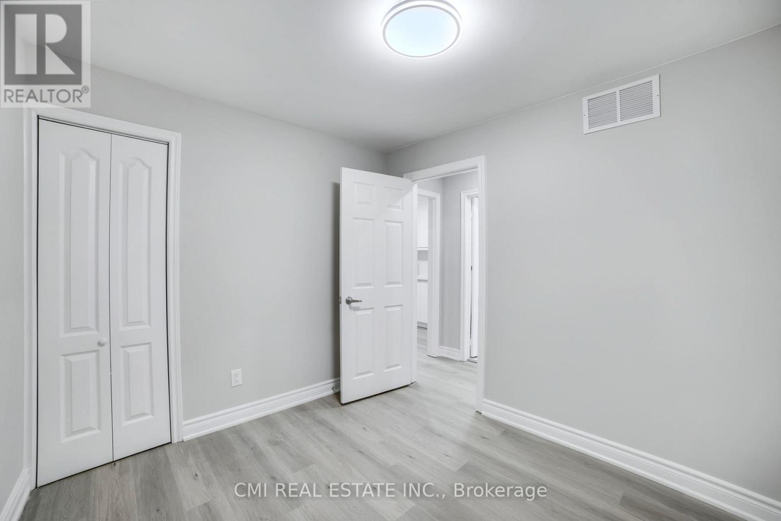 86 Adair Avenue S, Hamilton, ON - Indoor Photo Showing Other Room
