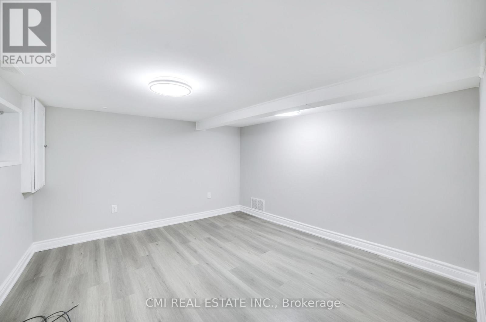 86 Adair Avenue S, Hamilton, ON - Indoor Photo Showing Other Room