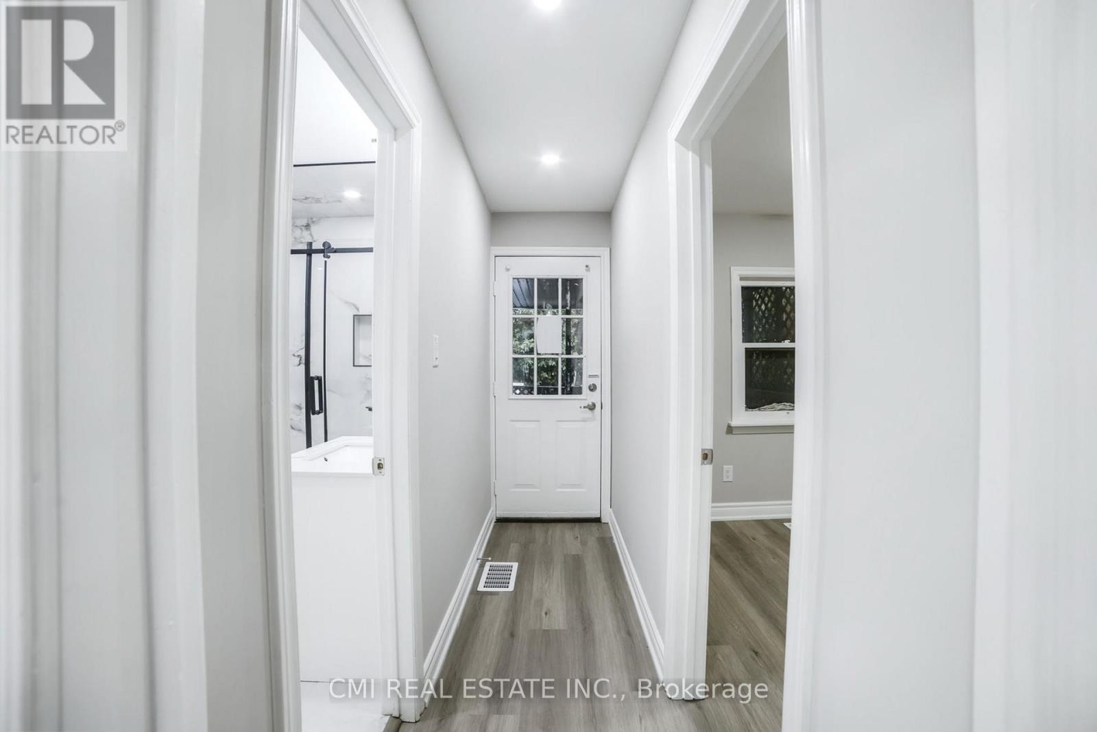 86 Adair Avenue S, Hamilton, ON - Indoor Photo Showing Other Room