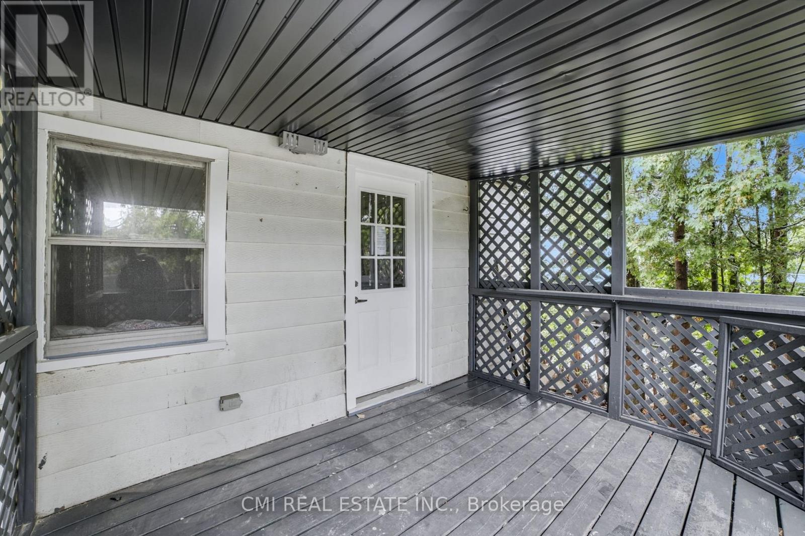 86 Adair Avenue S, Hamilton, ON - Outdoor With Deck Patio Veranda With Exterior