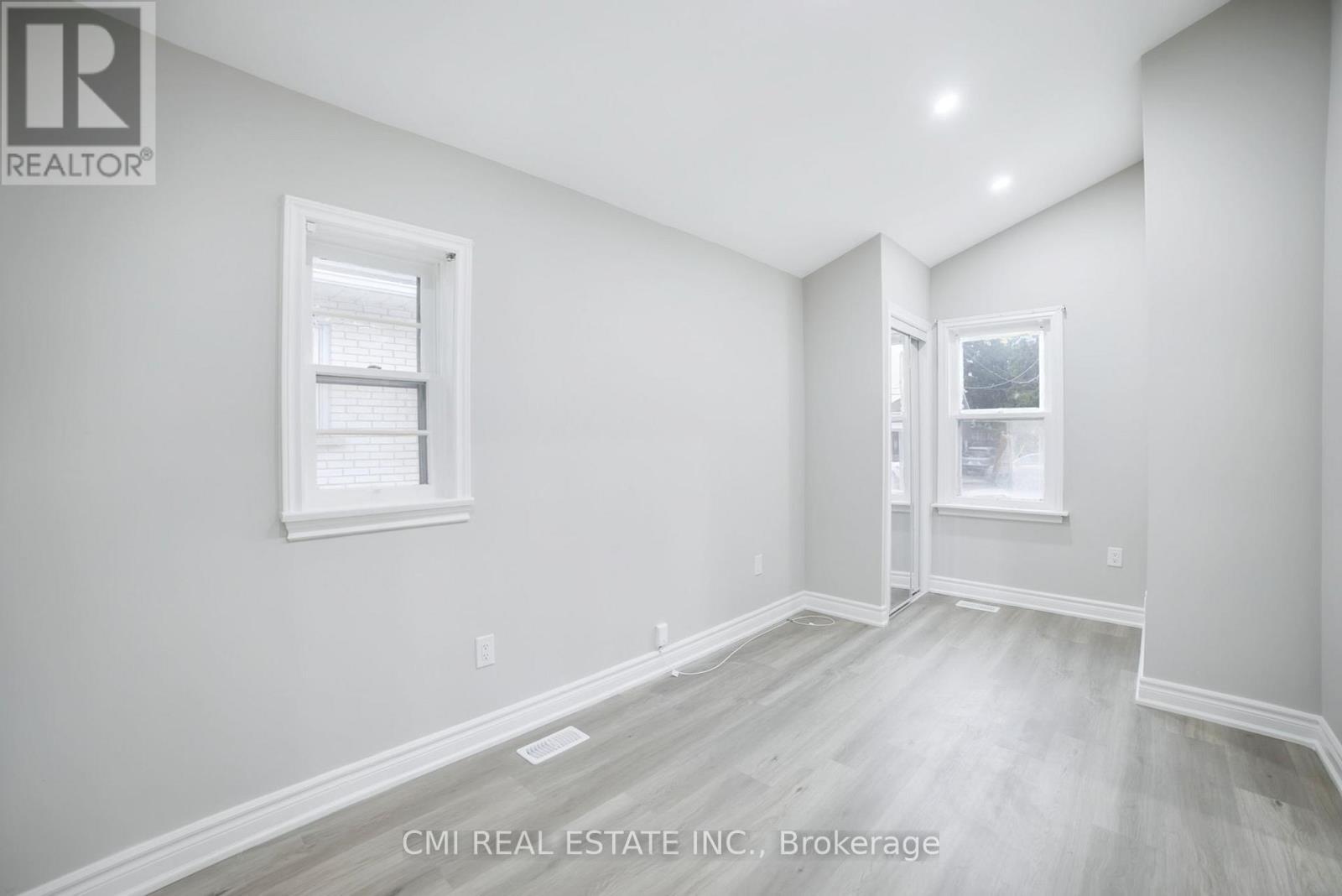 86 Adair Avenue S, Hamilton, ON - Indoor Photo Showing Other Room