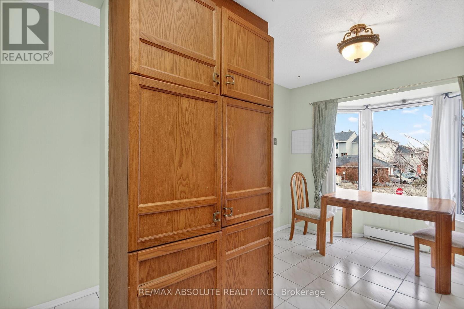 231 Harriot Private, Ottawa, ON - Indoor Photo Showing Other Room
