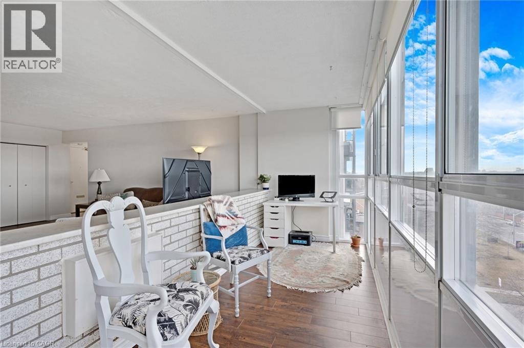 24 Midland Drive Unit# 708, Kitchener, ON - Indoor Photo Showing Office