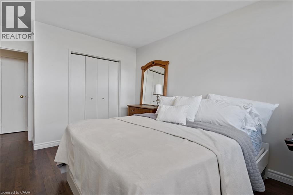 24 Midland Drive Unit# 708, Kitchener, ON - Indoor Photo Showing Bedroom