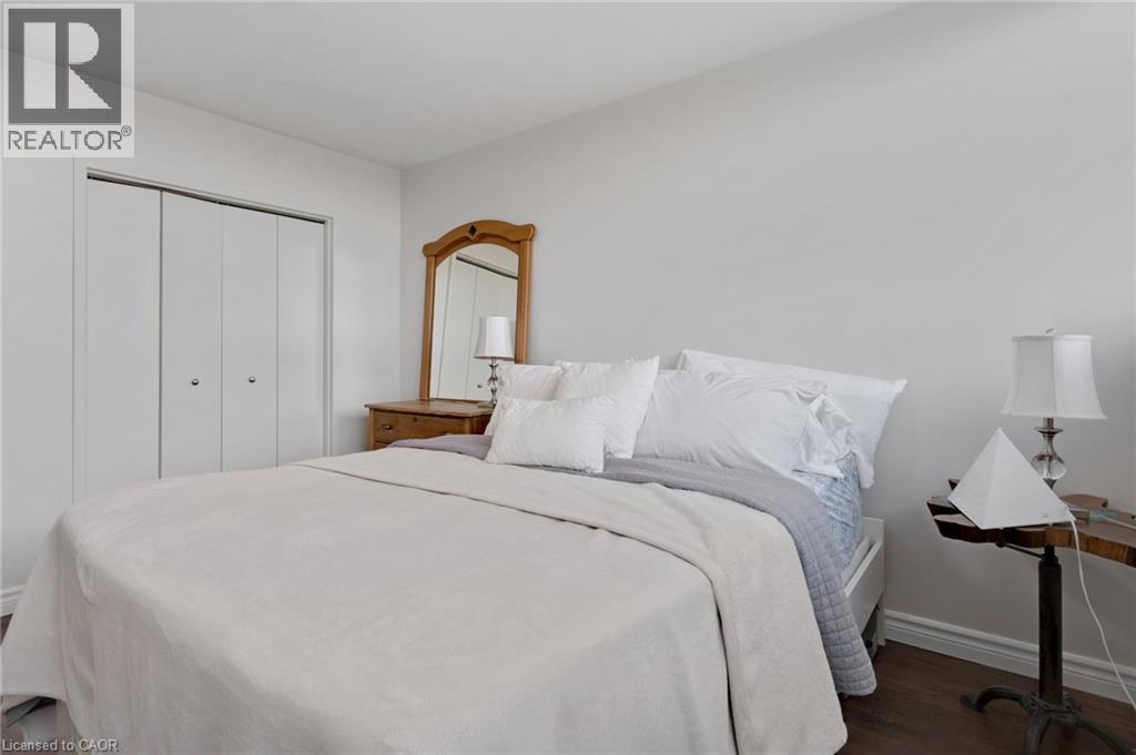24 Midland Drive Unit# 708, Kitchener, ON - Indoor Photo Showing Bedroom