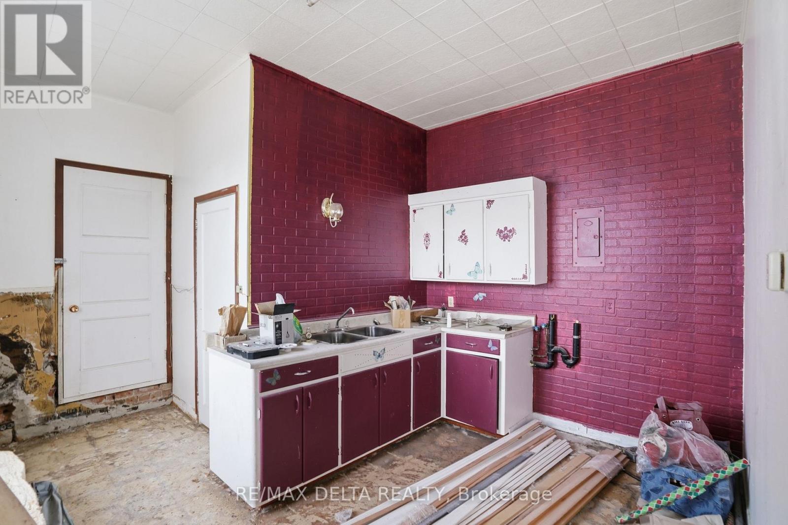 17 Main Street E, Champlain, ON