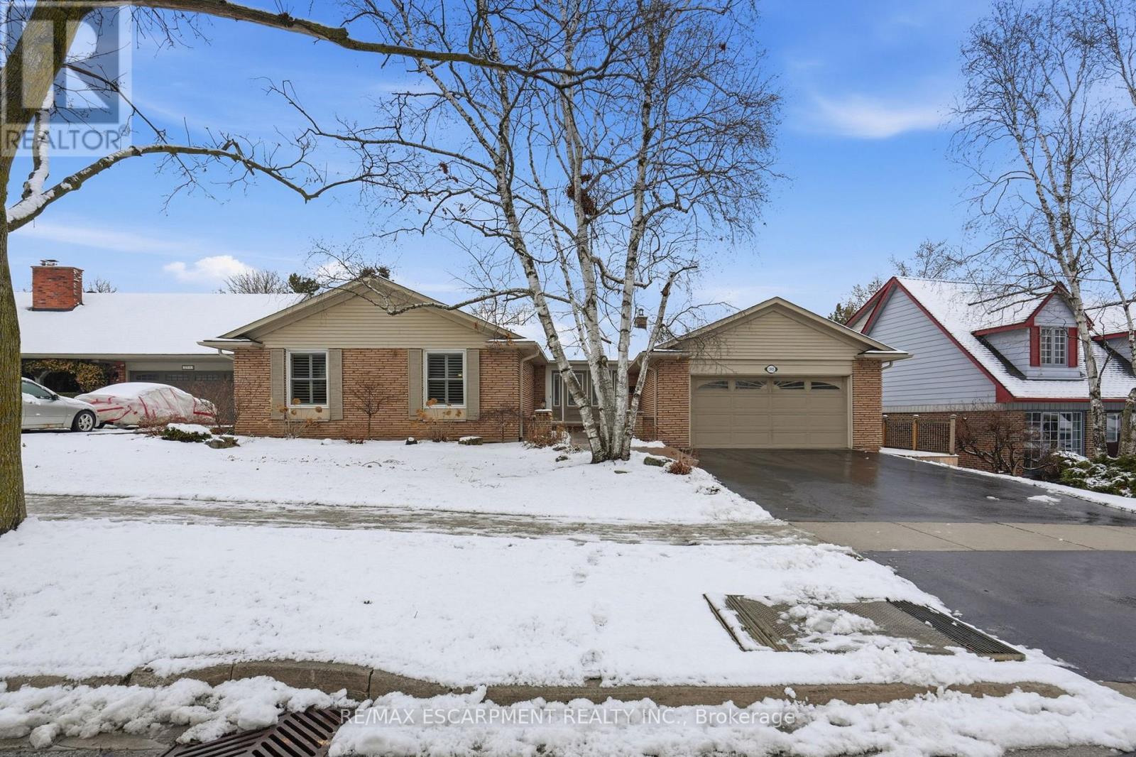 1995 Kerns Road, Burlington, ON - Outdoor