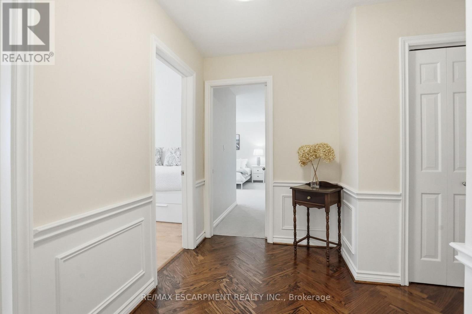 1995 Kerns Road, Burlington, ON - Indoor Photo Showing Other Room