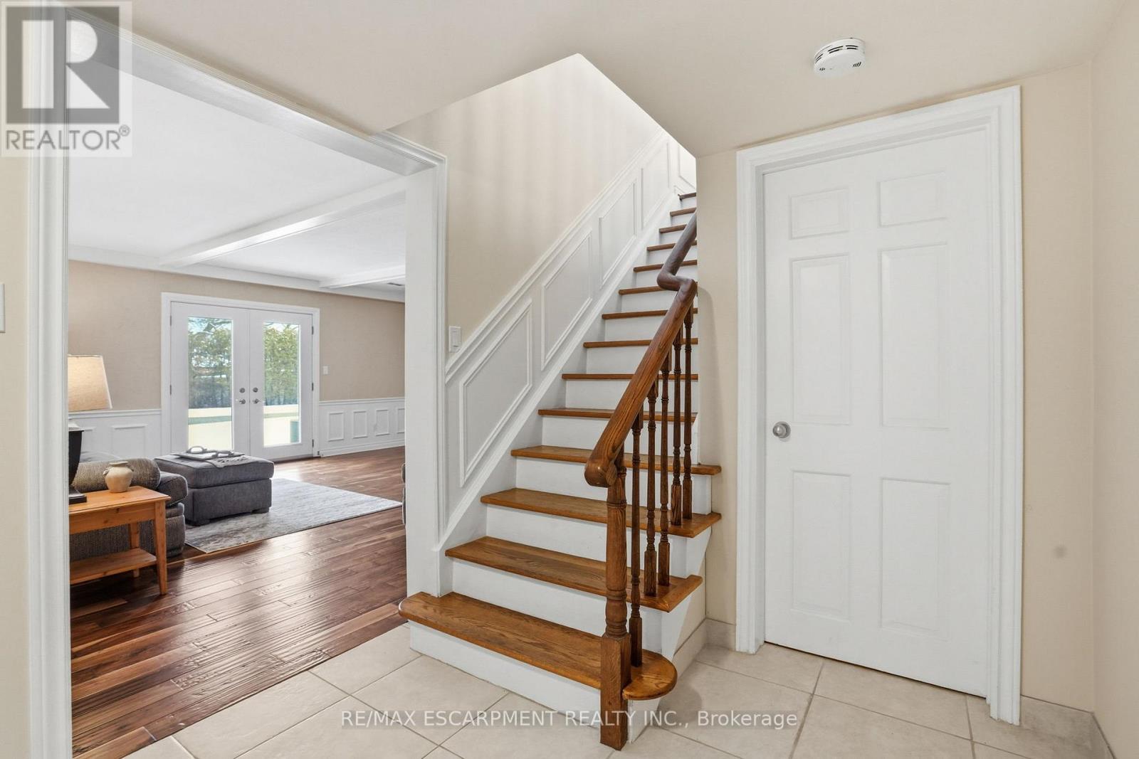 1995 Kerns Road, Burlington, ON - Indoor Photo Showing Other Room