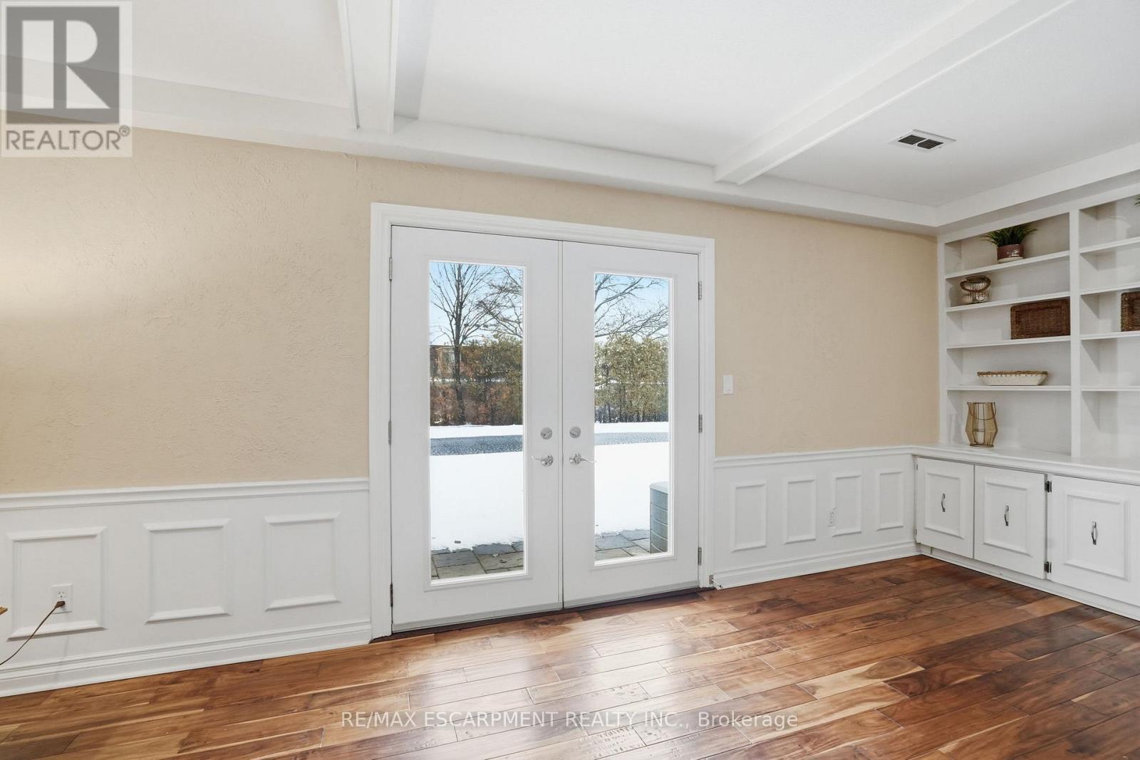 1995 Kerns Road, Burlington, ON - Indoor Photo Showing Other Room