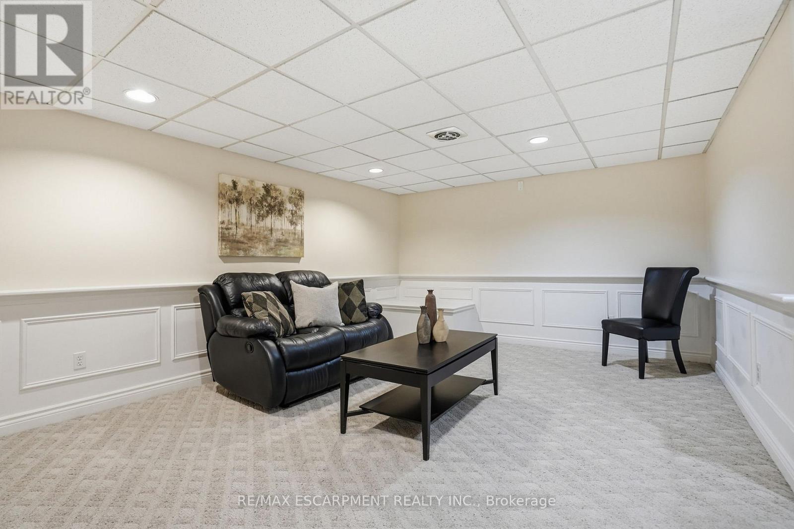 1995 Kerns Road, Burlington, ON - Indoor Photo Showing Other Room