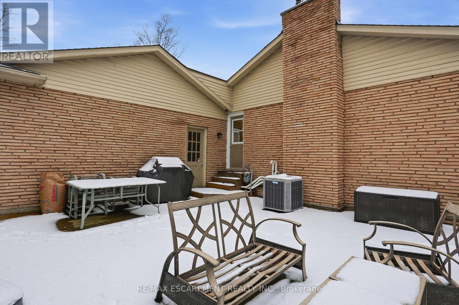 1995 Kerns Road, Burlington, ON - Outdoor With Exterior