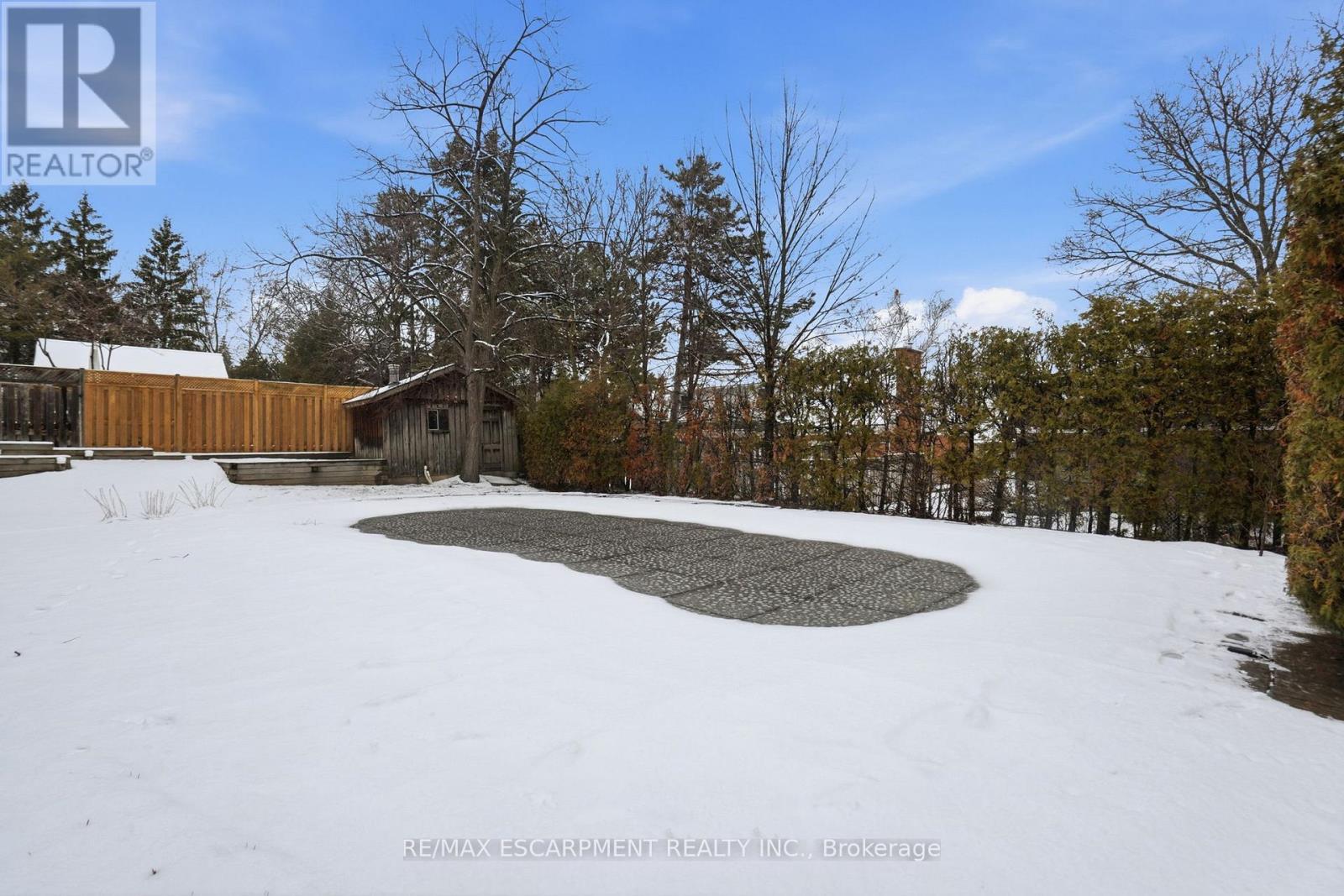 1995 Kerns Road, Burlington, ON - Outdoor