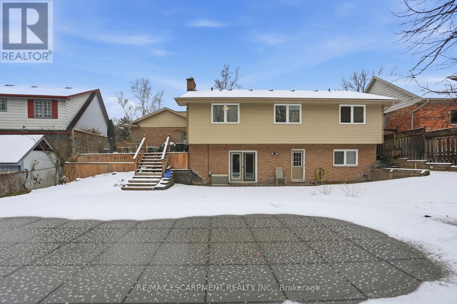 1995 Kerns Road, Burlington, ON - Outdoor