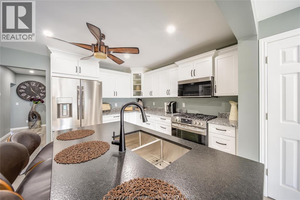 178 First Street, Belle River, ON - Indoor Photo Showing Kitchen With Double Sink With Upgraded Kitchen