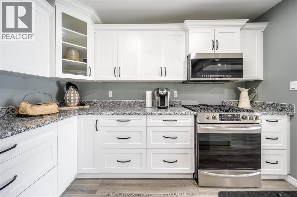 178 First Street, Belle River, ON - Indoor Photo Showing Kitchen With Upgraded Kitchen