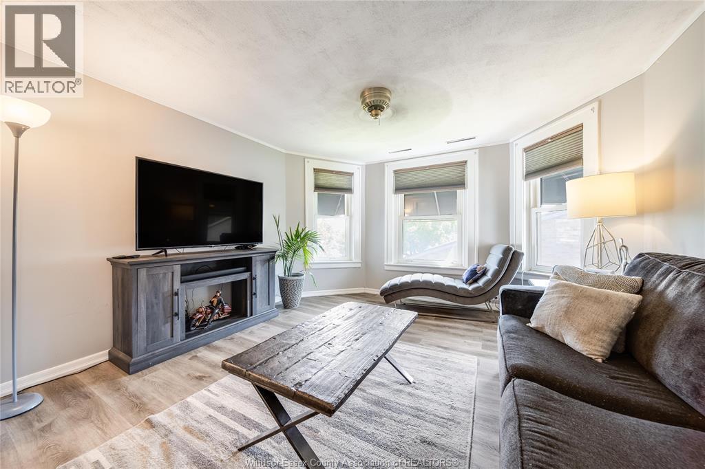 178 First Street, Belle River, ON - Indoor Photo Showing Living Room