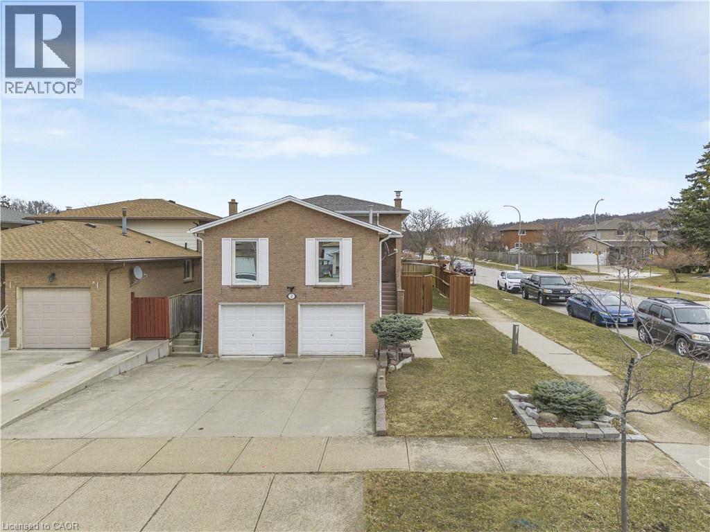 2 Envoy Boulevard, Hamilton, ON - Outdoor