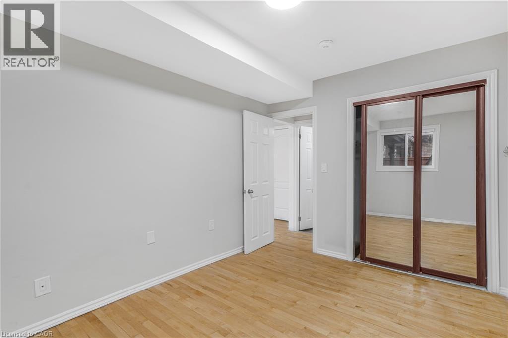 2 Envoy Boulevard, Hamilton, ON - Indoor Photo Showing Other Room