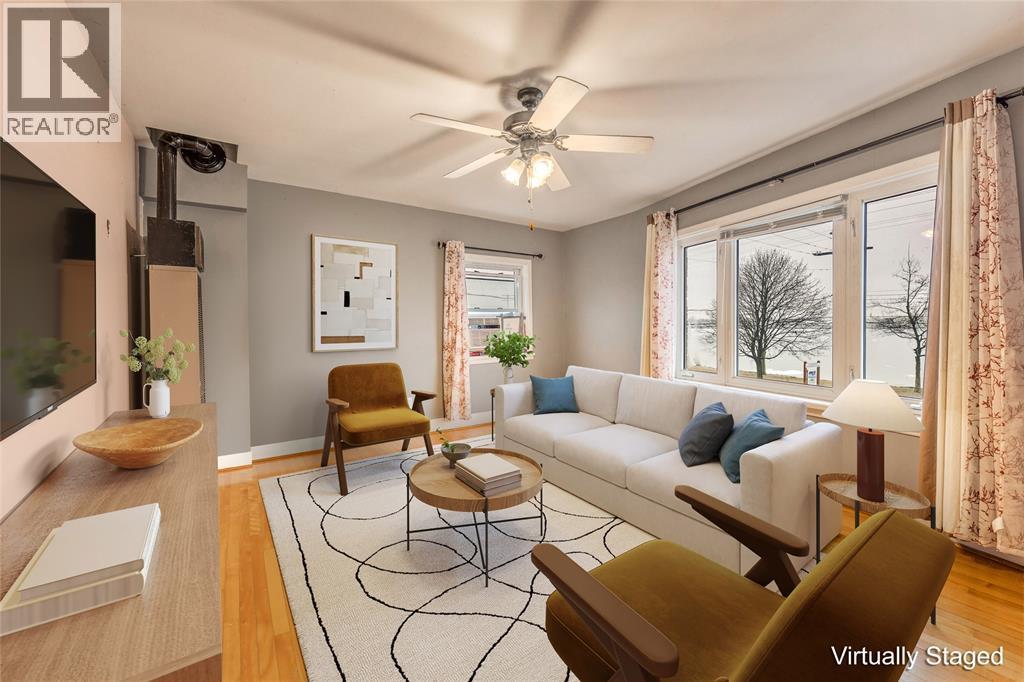 1548 St. Clair Parkway Unit# 1 Upper, St Clair, ON - Indoor Photo Showing Living Room