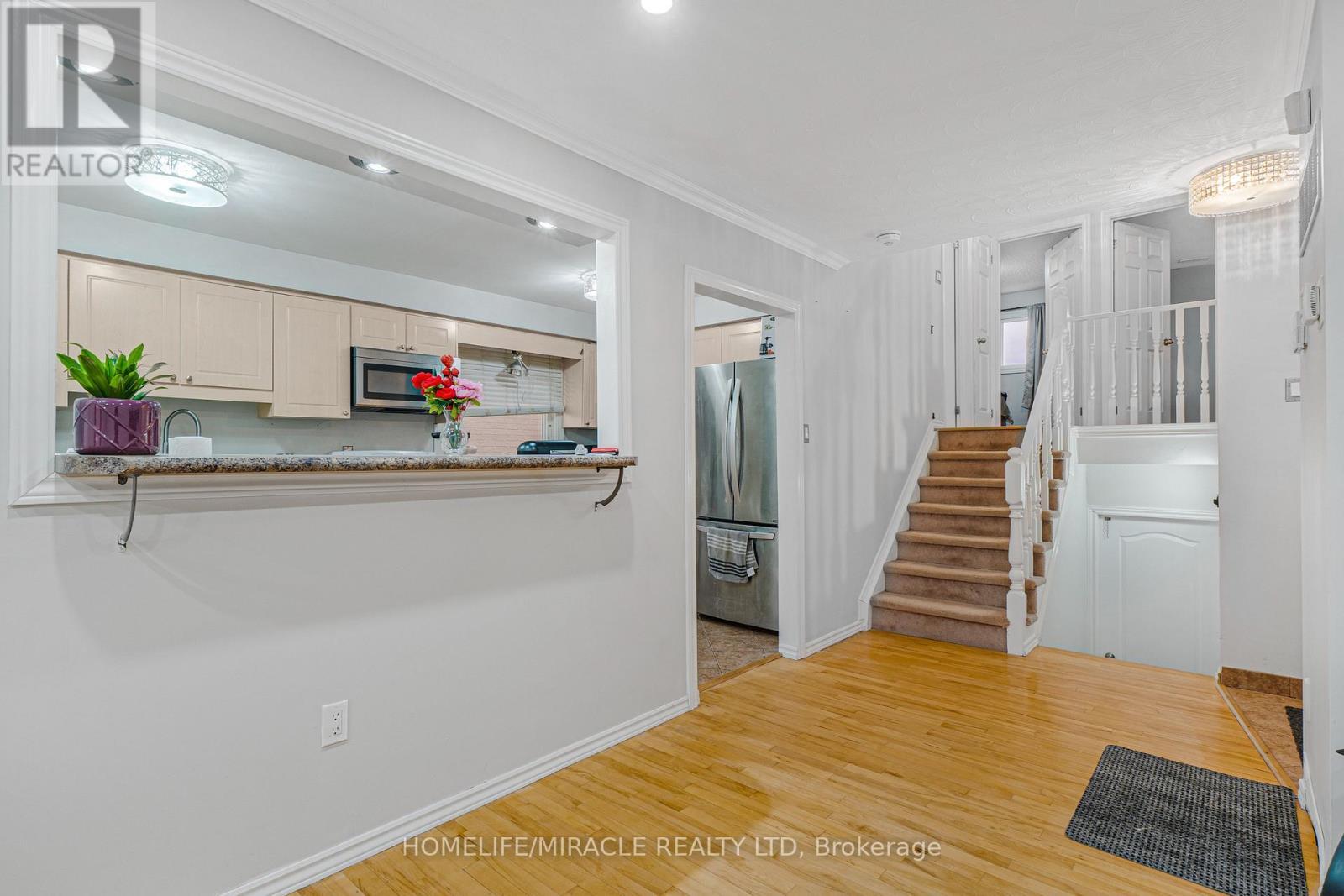 2 Envoy Boulevard, Hamilton, ON - Indoor