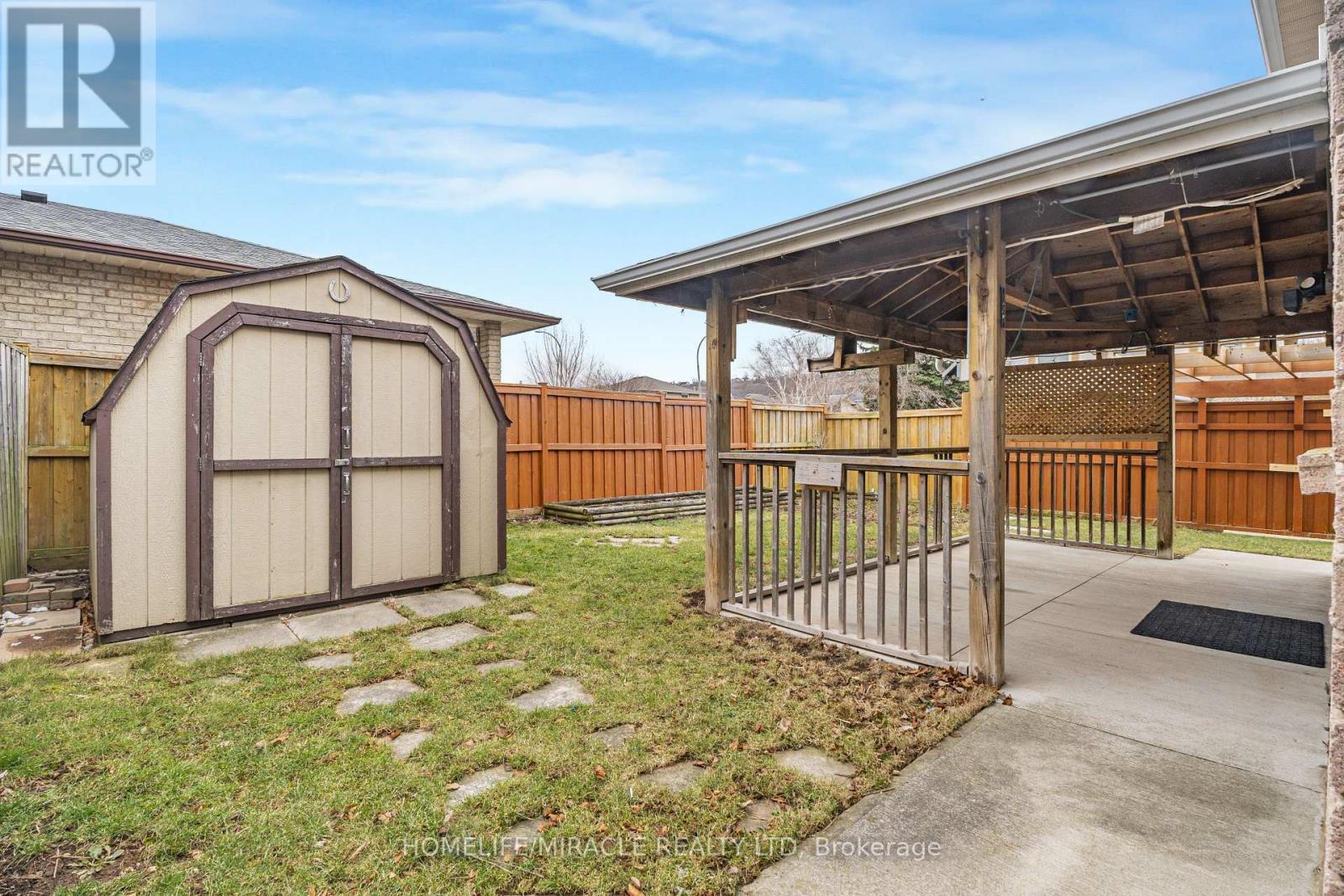 2 Envoy Boulevard, Hamilton, ON - Outdoor