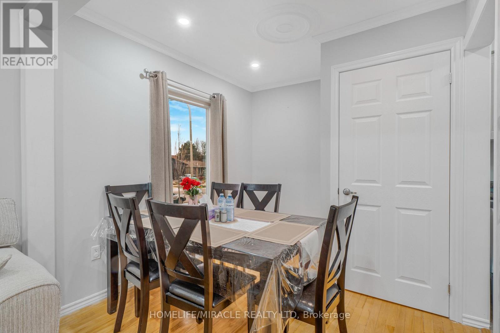 2 Envoy Boulevard, Hamilton, ON - Indoor Photo Showing Dining Room