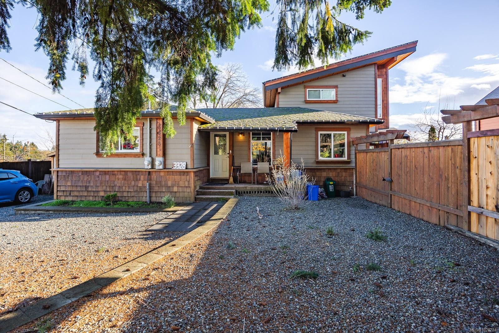 3328 Third St, Cumberland, BC