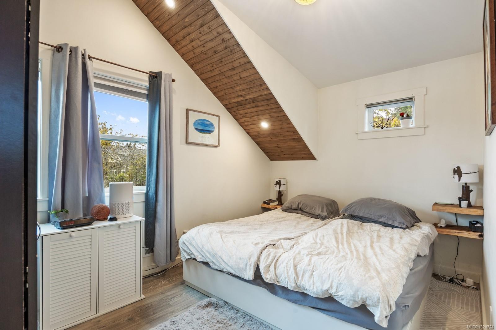 3328 Third St, Cumberland, BC