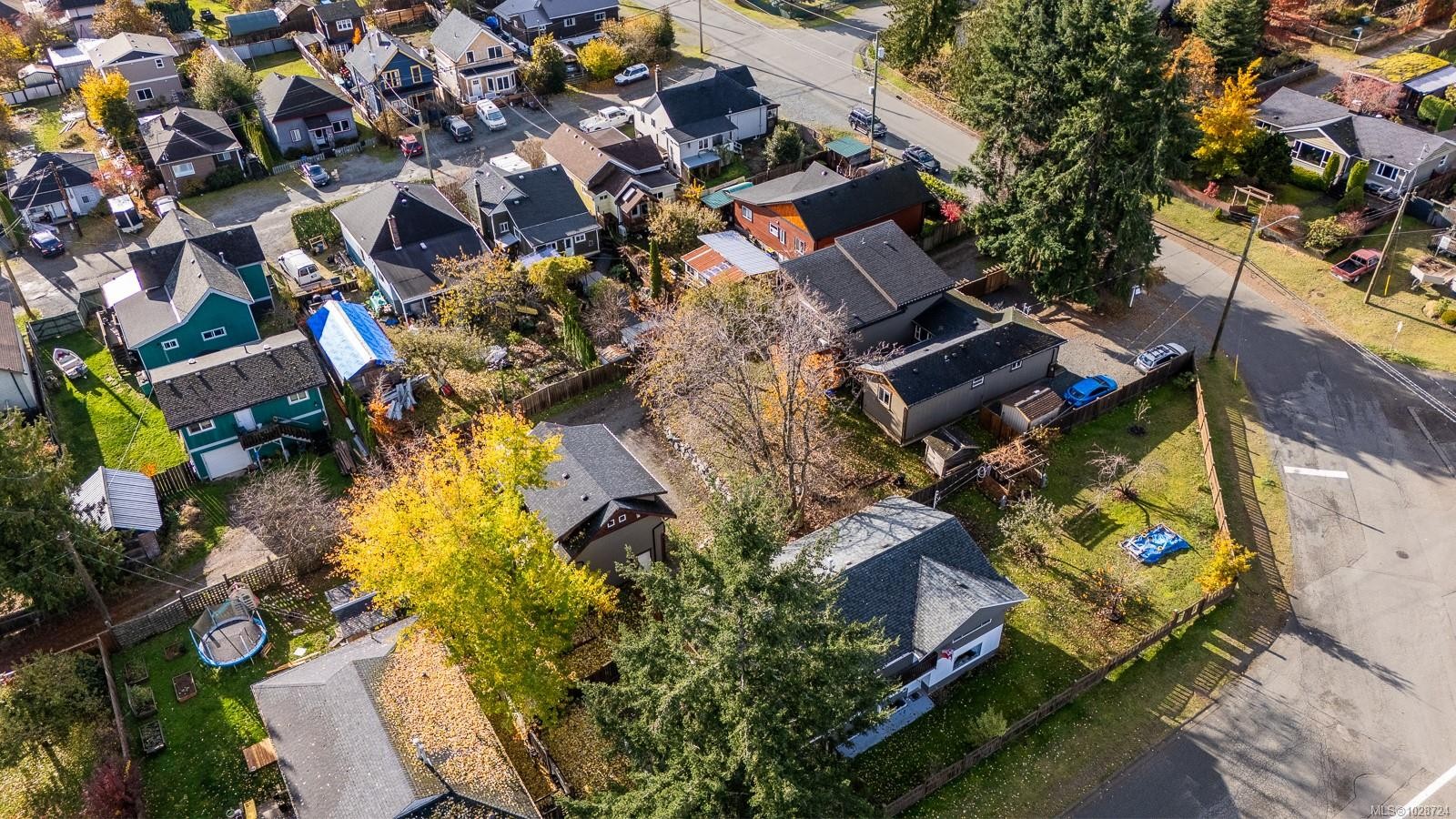 3328 Third St, Cumberland, BC