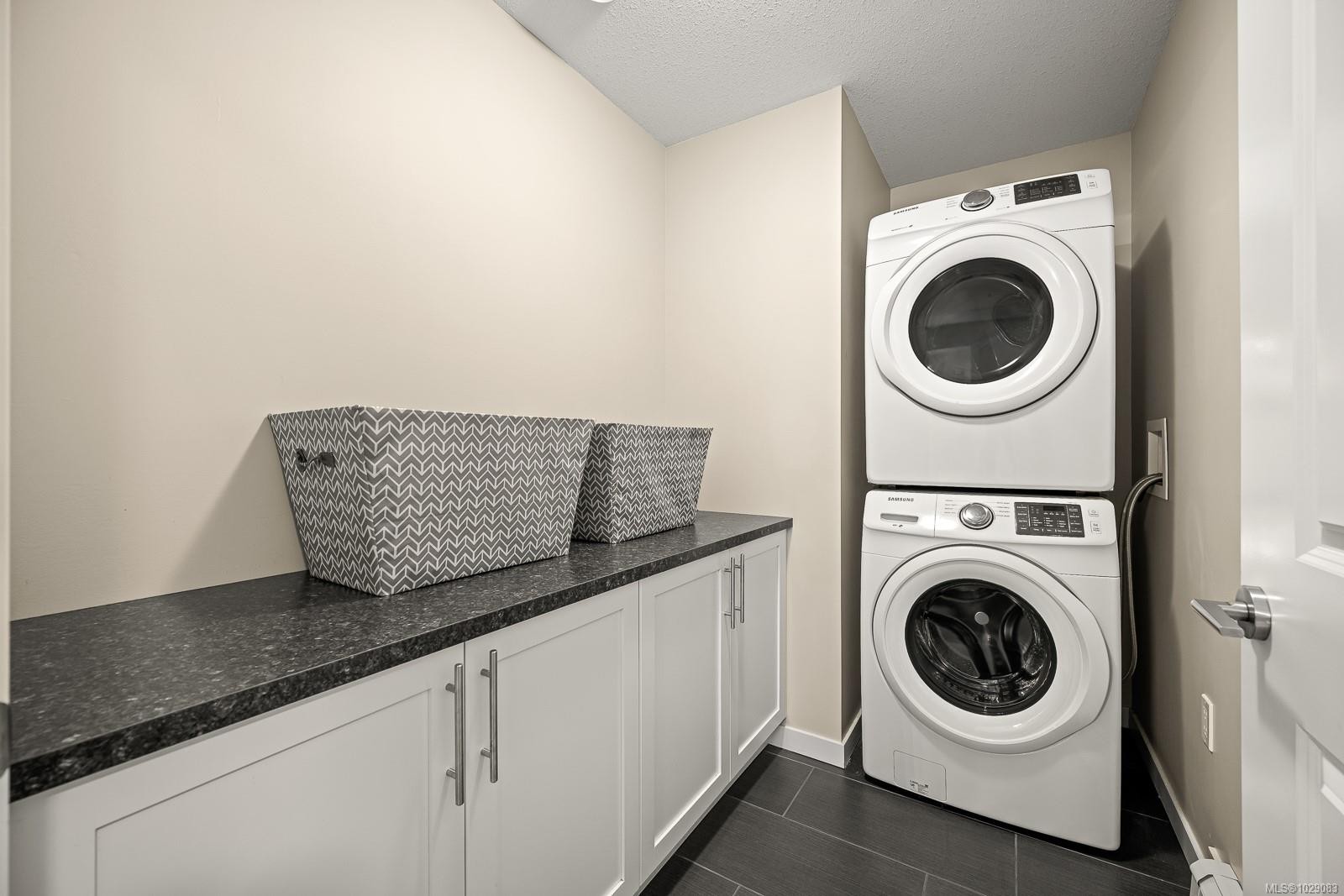 817 Tracker Pl, Comox, BC