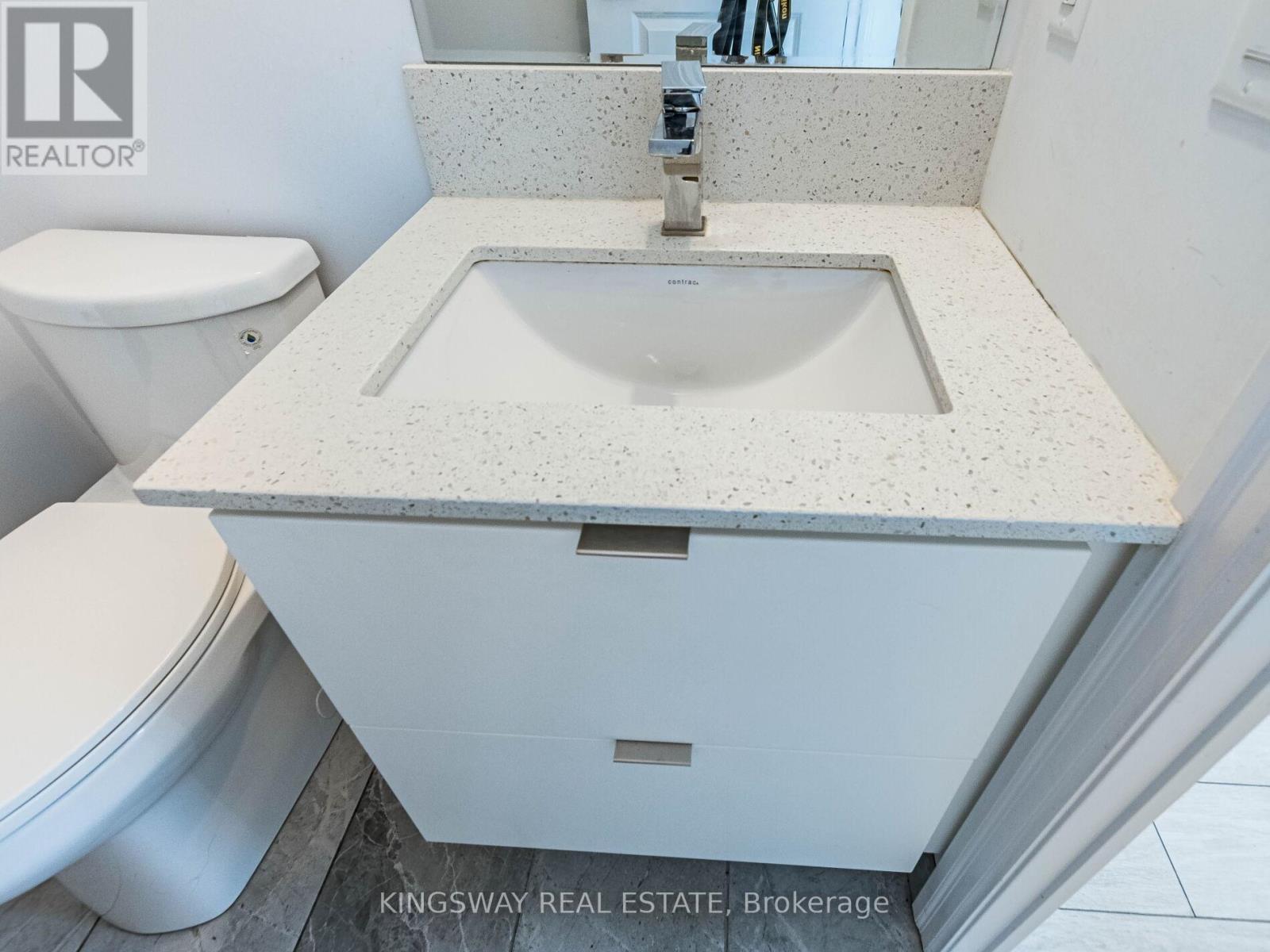 2105 - 30 Elm Drive, Mississauga, ON - Indoor Photo Showing Bathroom