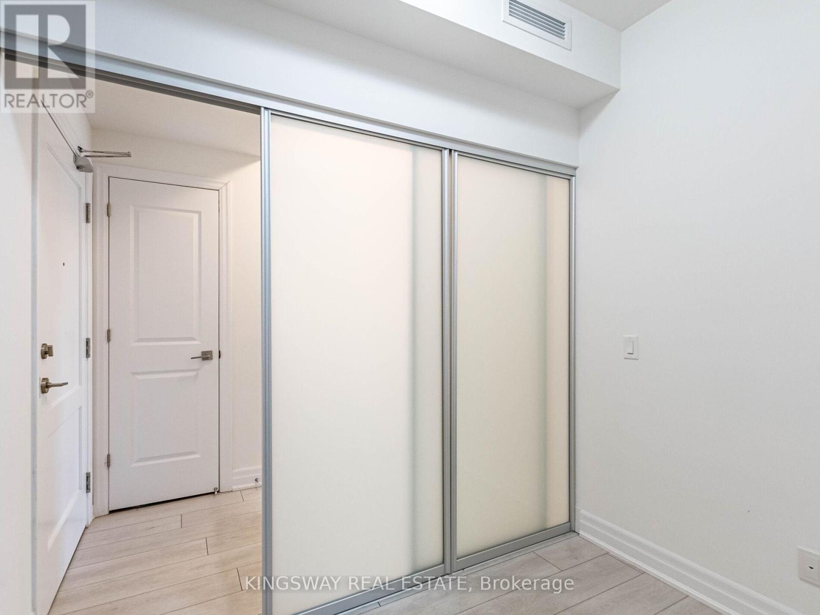 2105 - 30 Elm Drive, Mississauga, ON - Indoor Photo Showing Other Room