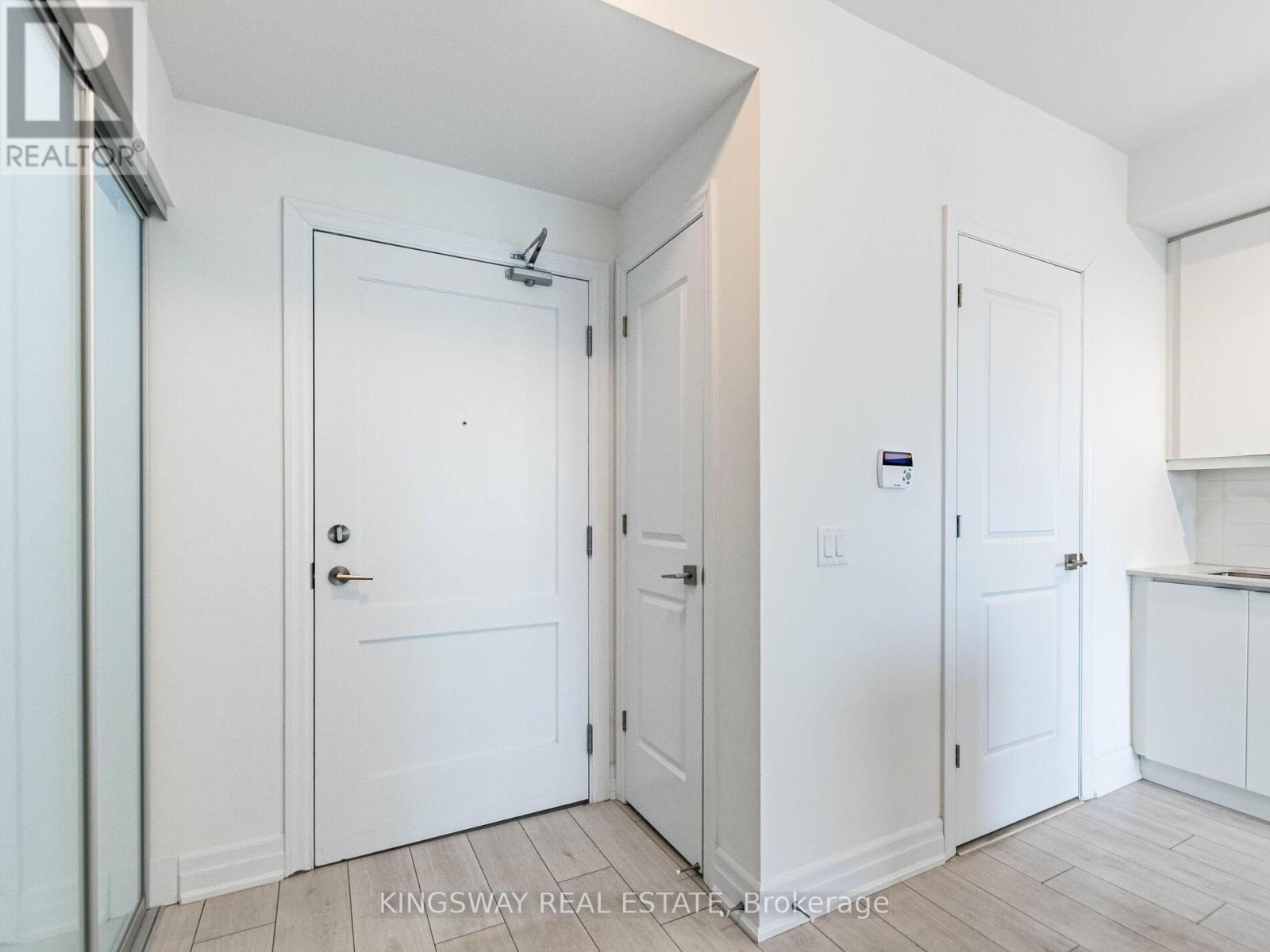 2105 - 30 Elm Drive, Mississauga, ON - Indoor Photo Showing Other Room