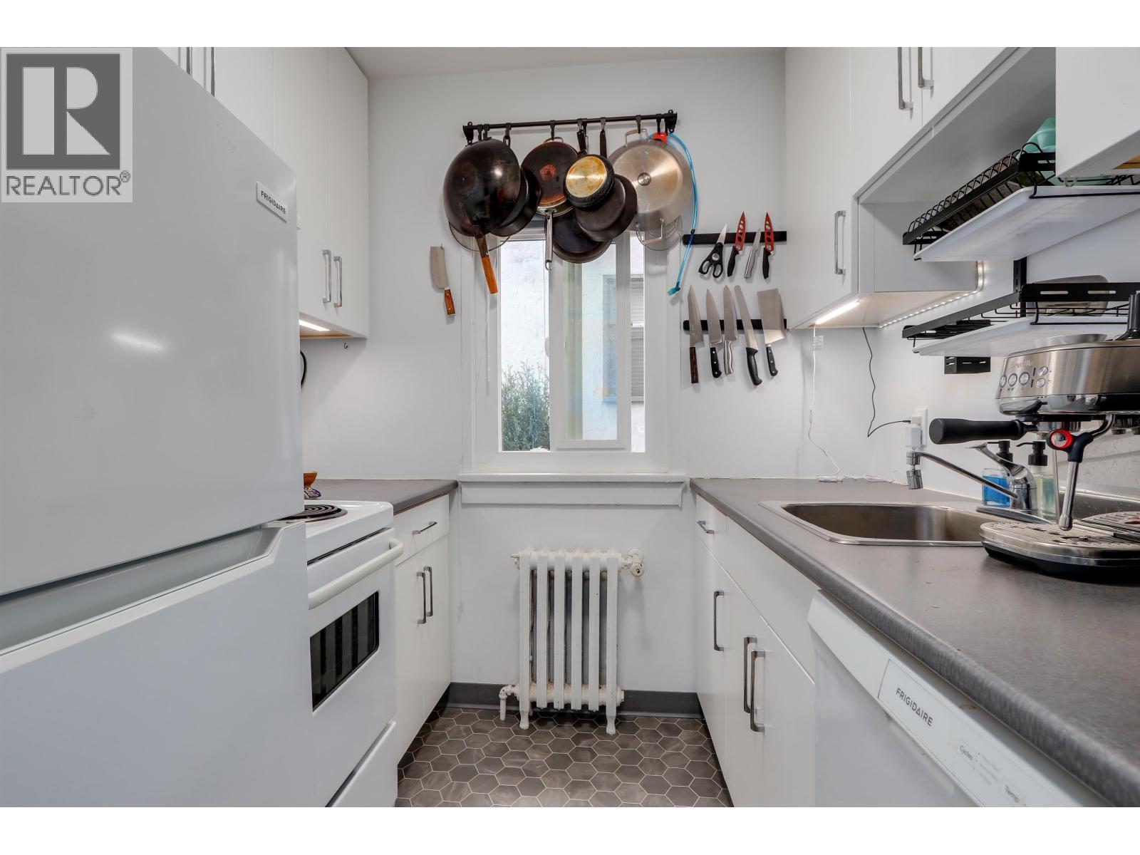3755 Cambie Street, Vancouver, BC - Indoor Photo Showing Kitchen