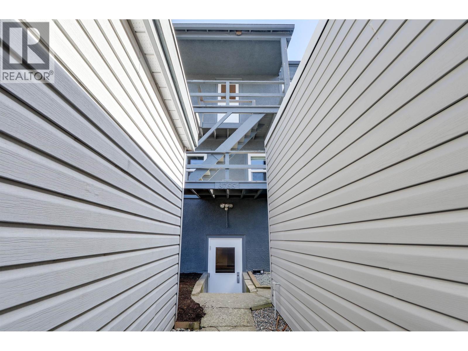 3755 Cambie Street, Vancouver, BC - Outdoor With Exterior