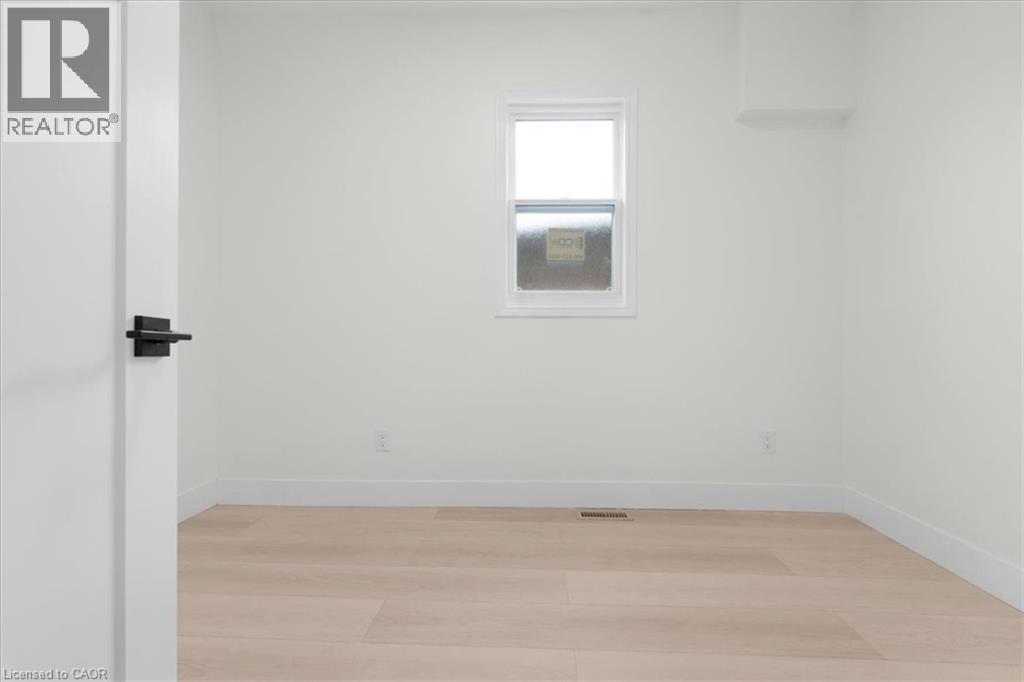 215 Ray Street N, Hamilton, ON - Indoor Photo Showing Other Room