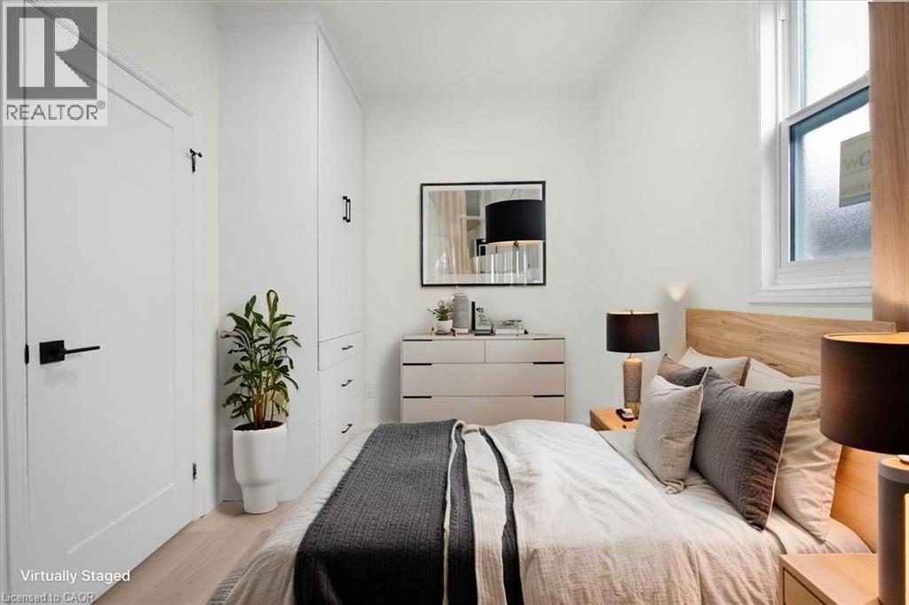 215 Ray Street N, Hamilton, ON - Indoor Photo Showing Bedroom