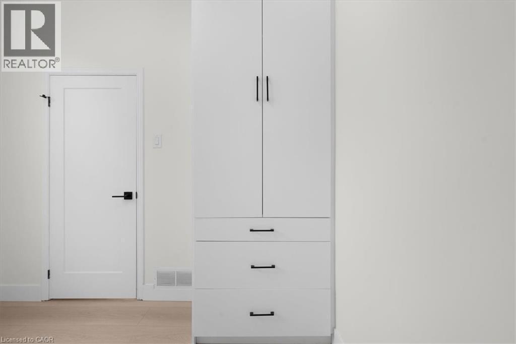 215 Ray Street N, Hamilton, ON - Indoor Photo Showing Other Room