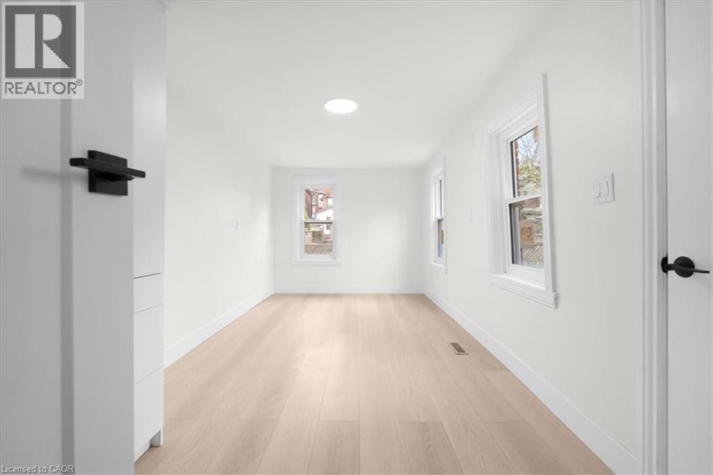 215 Ray Street N, Hamilton, ON - Indoor Photo Showing Other Room