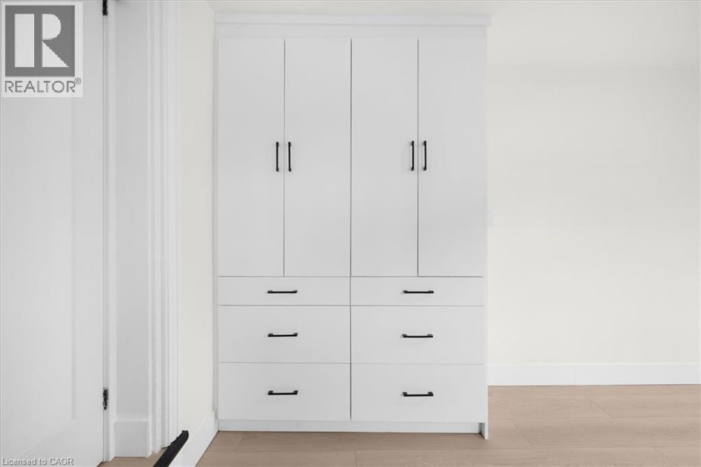 215 Ray Street N, Hamilton, ON - Indoor Photo Showing Other Room