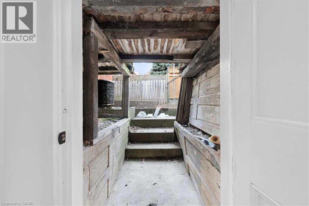 215 Ray Street N, Hamilton, ON - Photo Showing Other Room