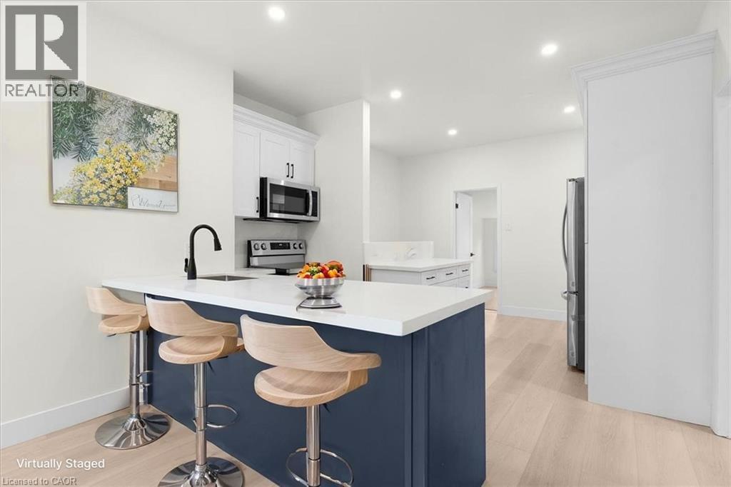 215 Ray Street N, Hamilton, ON - Indoor