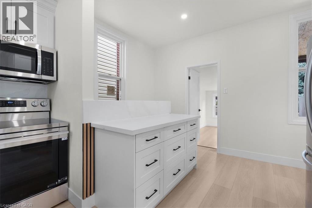 215 Ray Street N, Hamilton, ON - Indoor Photo Showing Other Room