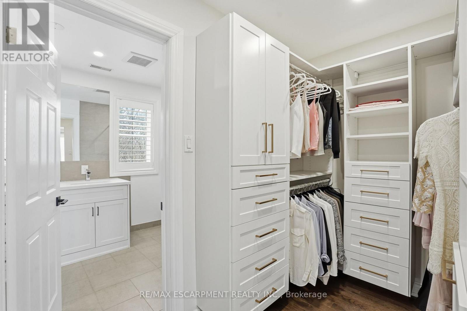 92 Wanita Road, Mississauga, ON - Indoor With Storage